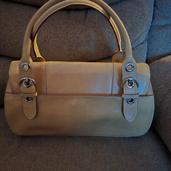 Chi Beige Leather Handbag - Picture 8 of 9